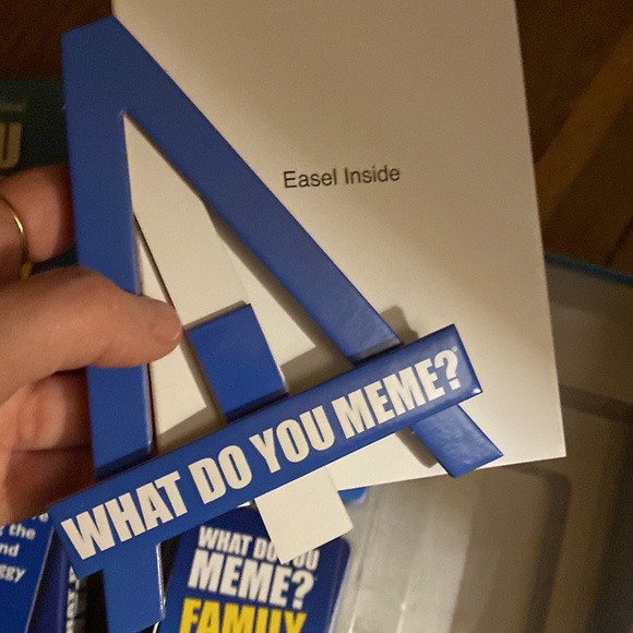 What Do You Meme? Family Edition Game - Picture 5 of 13